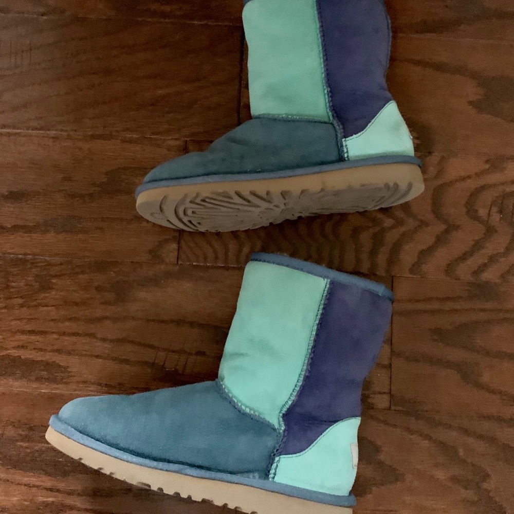 UGG Blue Classic Patchwork Boots 4 Big Kid - Picture 8 of 9